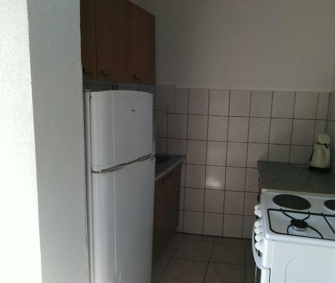 Apartman Rodic Оміш Екстер'єр фото