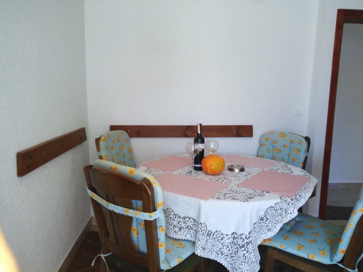 Apartman Rodic Оміш Екстер'єр фото