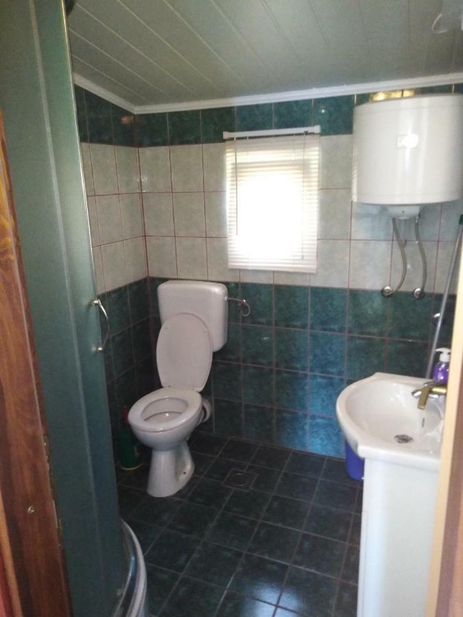 Apartman Rodic Оміш Екстер'єр фото