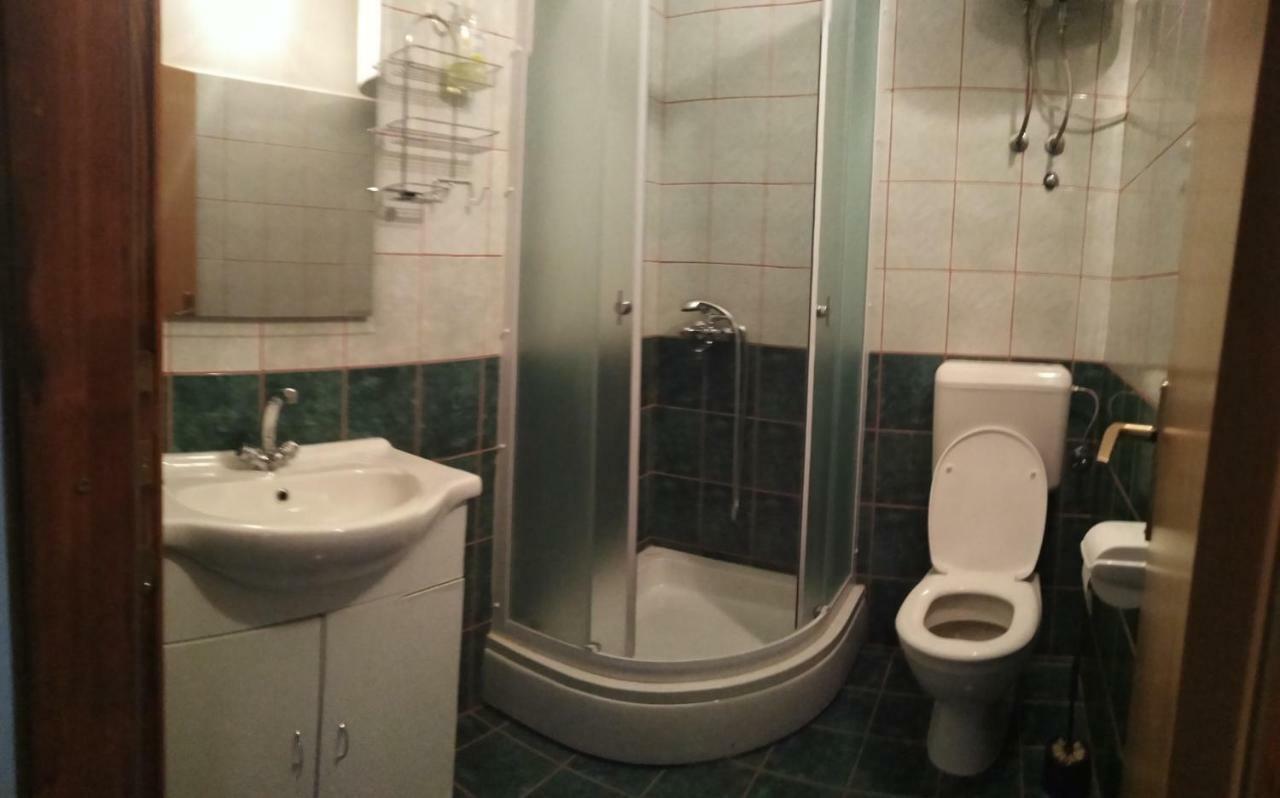Apartman Rodic Оміш Екстер'єр фото