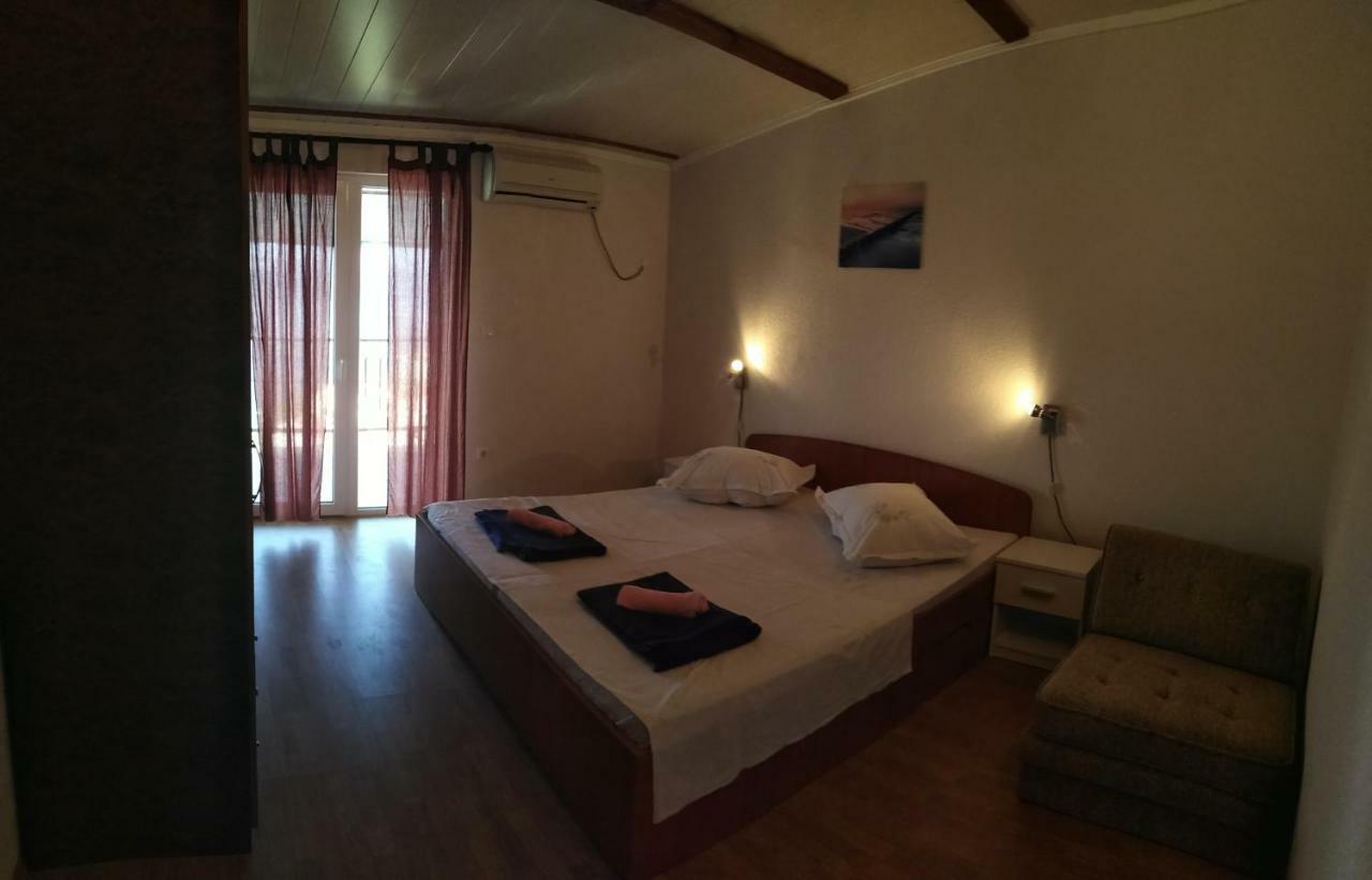 Apartman Rodic Оміш Екстер'єр фото